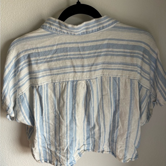 Coastal Style Ci Sono Blue and White Striped Cropped Shirt in size medium - Picture 9 of 13
